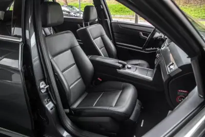 Mercedes-Benz E 300 2015 - 15990 EUR, 256669 km - AUTO.MOTO.pt - 256669km - foto 25 de 36