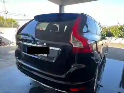 Volvo XC 60 2015 - 16000 EUR, 250000 km - AUTO.MOTO.pt - 250000km - foto 2 de 7