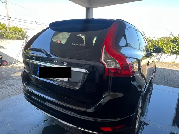Volvo XC 60 2015 - 16000 EUR, 250000 km - AUTO.MOTO.pt - 250000km - foto 2 de 7