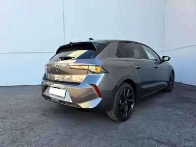 Opel Astra 2023 - 19900 EUR, 16940 km - AUTO.MOTO.pt - 16940km - foto 7 de 39