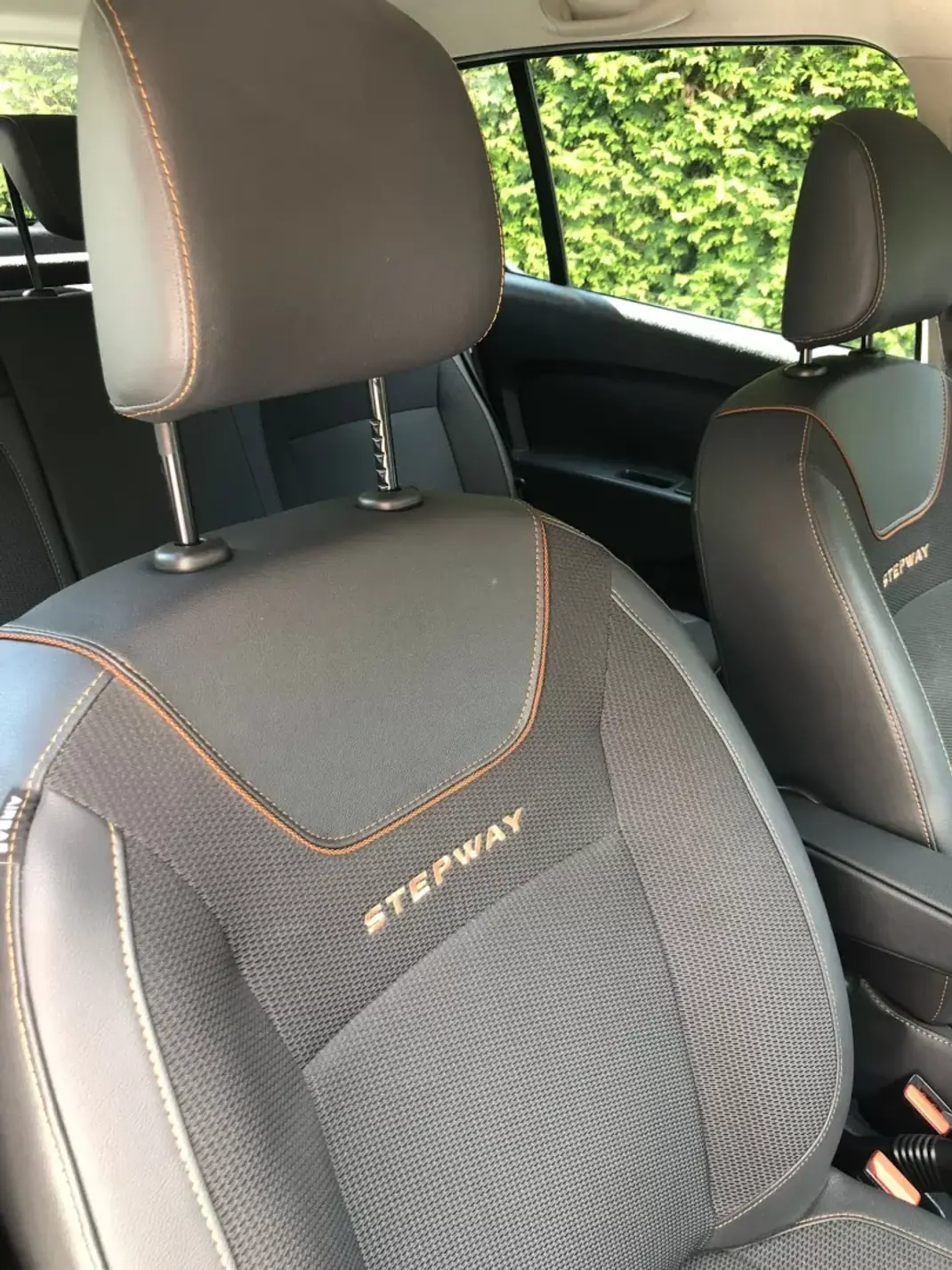 Dacia Sandero 2018 - 9900 EUR, 121000 km - AUTO.MOTO.pt - 121000km - foto 28 de 30