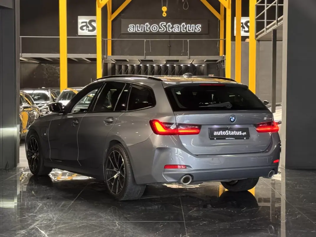 BMW 320 2023 - 31990 EUR, 75900 km - AUTO.MOTO.pt - 75900km - foto 11 de 36