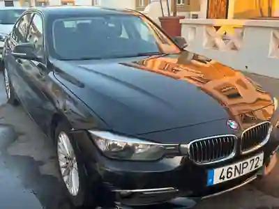 BMW 318 2013 - 14000 EUR, 151920 km - 151920km - foto 5 de 12