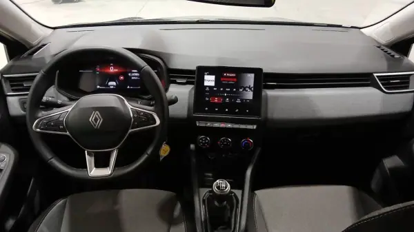 Renault Clio 2025 - 20700 EUR, 19845 km - AUTO.MOTO.pt - 19845km - foto 6 de 10