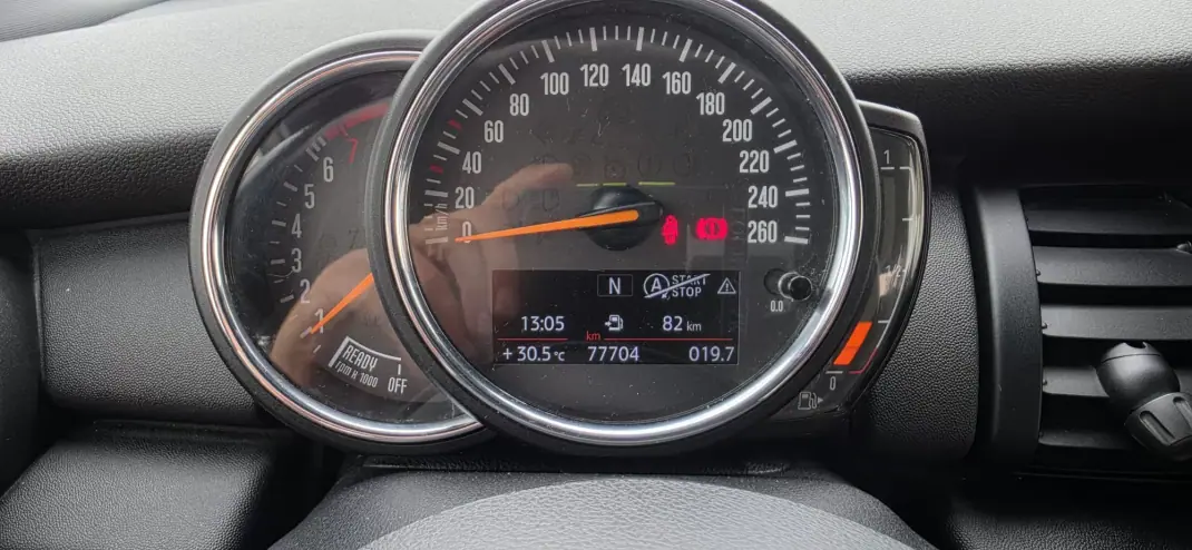 MINI 5 Portas 2018 - 13995 EUR, 77700 km - 77700km - foto 16 de 17