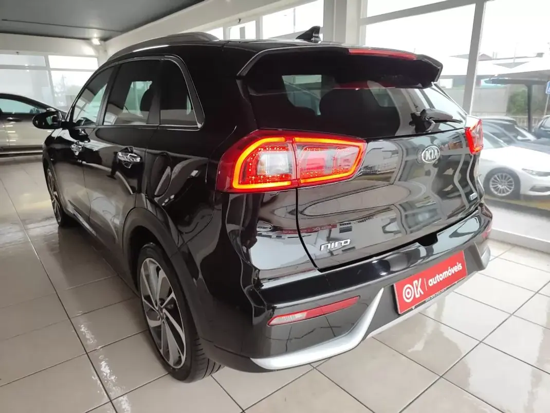 Kia Niro 2019 - 17250 EUR, 51300 km - AUTO.MOTO.pt - 51300km - foto 7 de 34