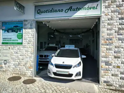 Peugeot 108 2018 - 9999 EUR, 180453 km - AUTO.MOTO.pt - 180453km - foto 25 de 60