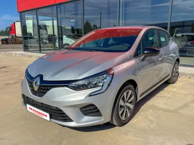 Renault Clio 2023 - 13490 EUR, 84035 km - foto 1 de 6