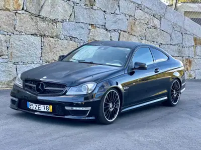 Mercedes-Benz C 63 AMG 2011 - 49900 EUR, 56000 km - AUTO.MOTO.pt - 56000km - foto 12 de 26
