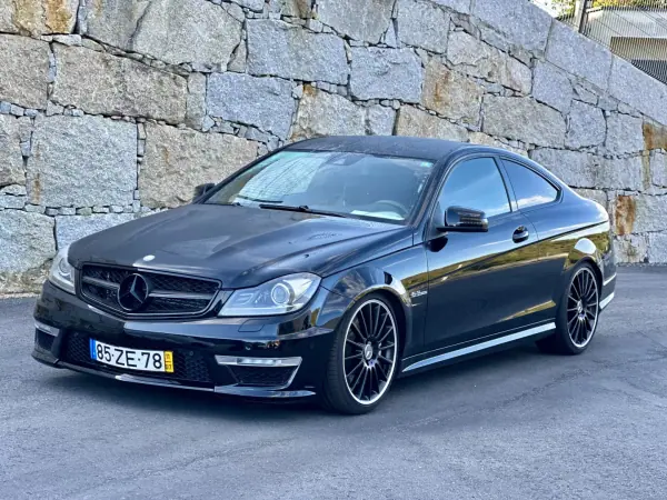 Mercedes-Benz C 63 AMG 2011 - 49900 EUR, 56000 km - AUTO.MOTO.pt - 56000km - foto 12 de 26