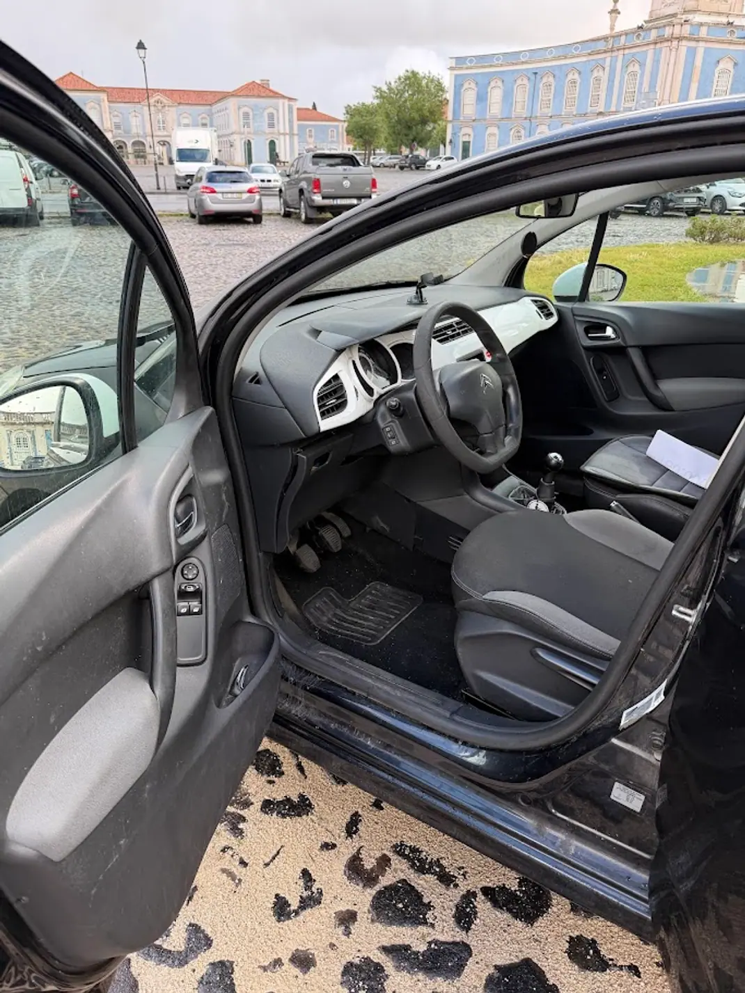 Citroën C3 2011 - 5500 EUR, 160000 km - AUTO.MOTO.pt - 160000km - foto 13 de 15