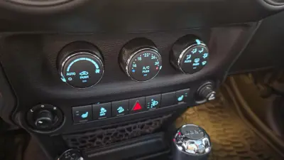 Jeep Wrangler Unlimited 2018 - 49500 EUR, 104894 km - AUTO.MOTO.pt - 104894km - foto 45 de 63