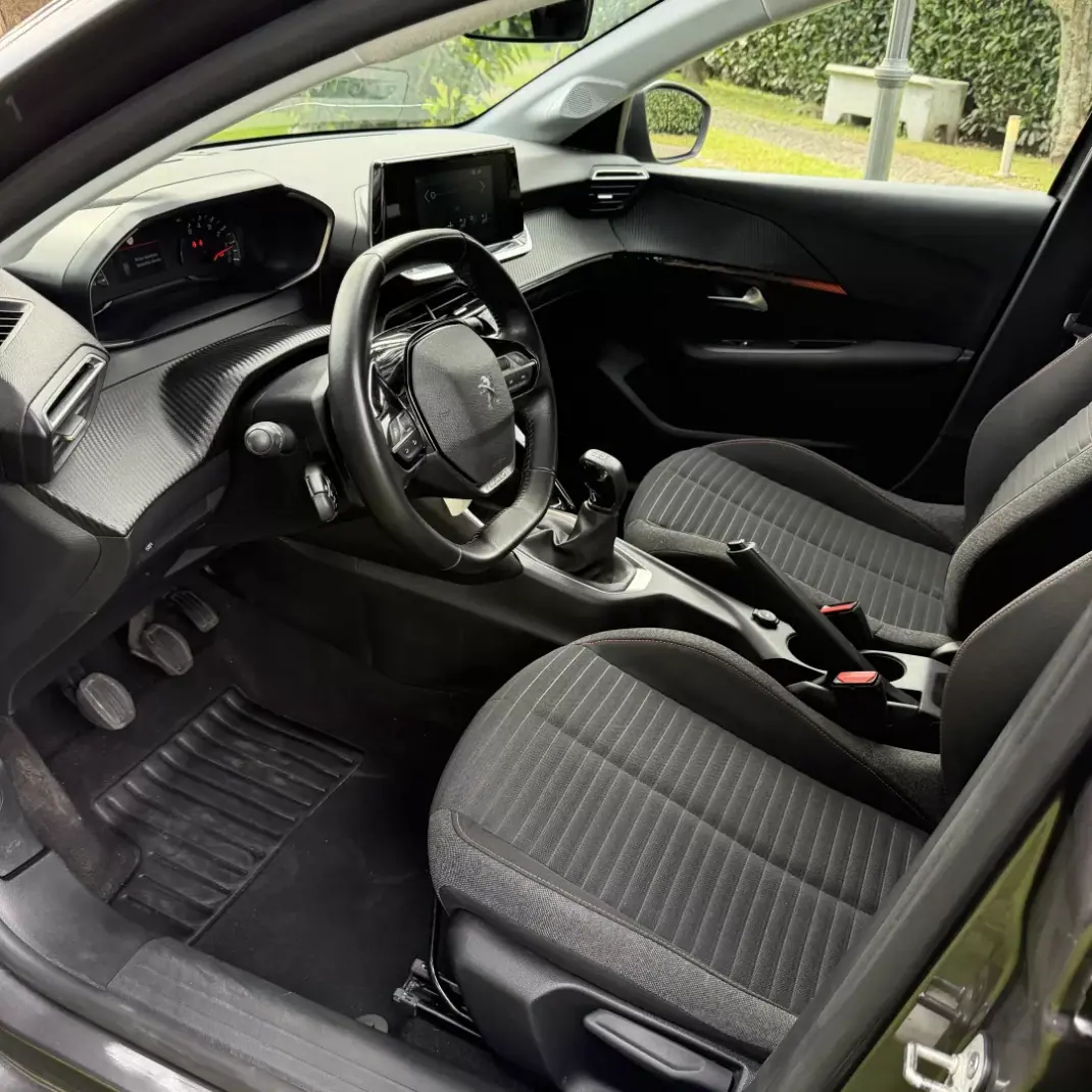 Peugeot 208 2022 - 13990 EUR, 51000 km - AUTO.MOTO.pt - 51000km - foto 8 de 23
