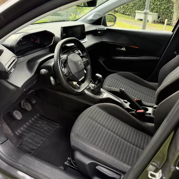 Peugeot 208 2022 - 13990 EUR, 51000 km - AUTO.MOTO.pt - 51000km - foto 8 de 23