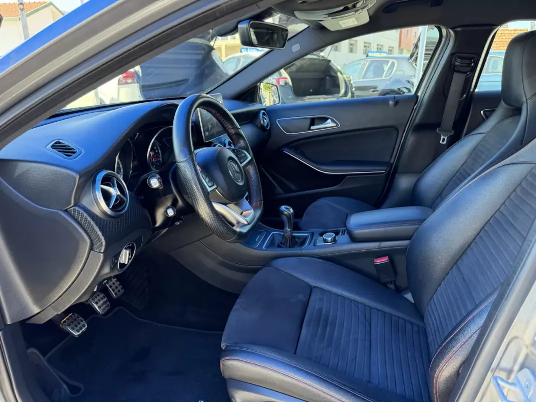 Mercedes-Benz A 180 2016 - 15950 EUR, 159850 km - 159850km - foto 14 de 32