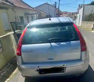Citroën C4 2005 - 3450 EUR, 120000 km - AUTO.MOTO.pt - 120000km - foto 4 de 9