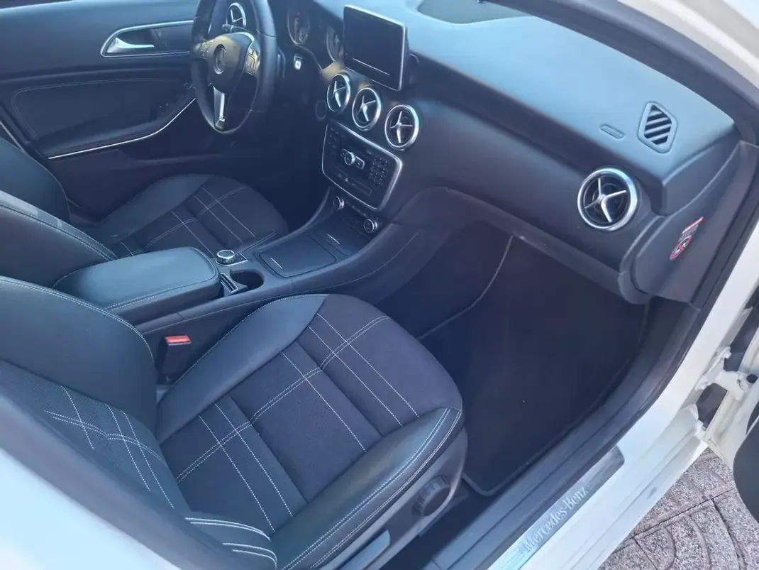 Mercedes-Benz A 200 2014 - 15900 EUR, 212000 km - 212000km - foto 23 de 32