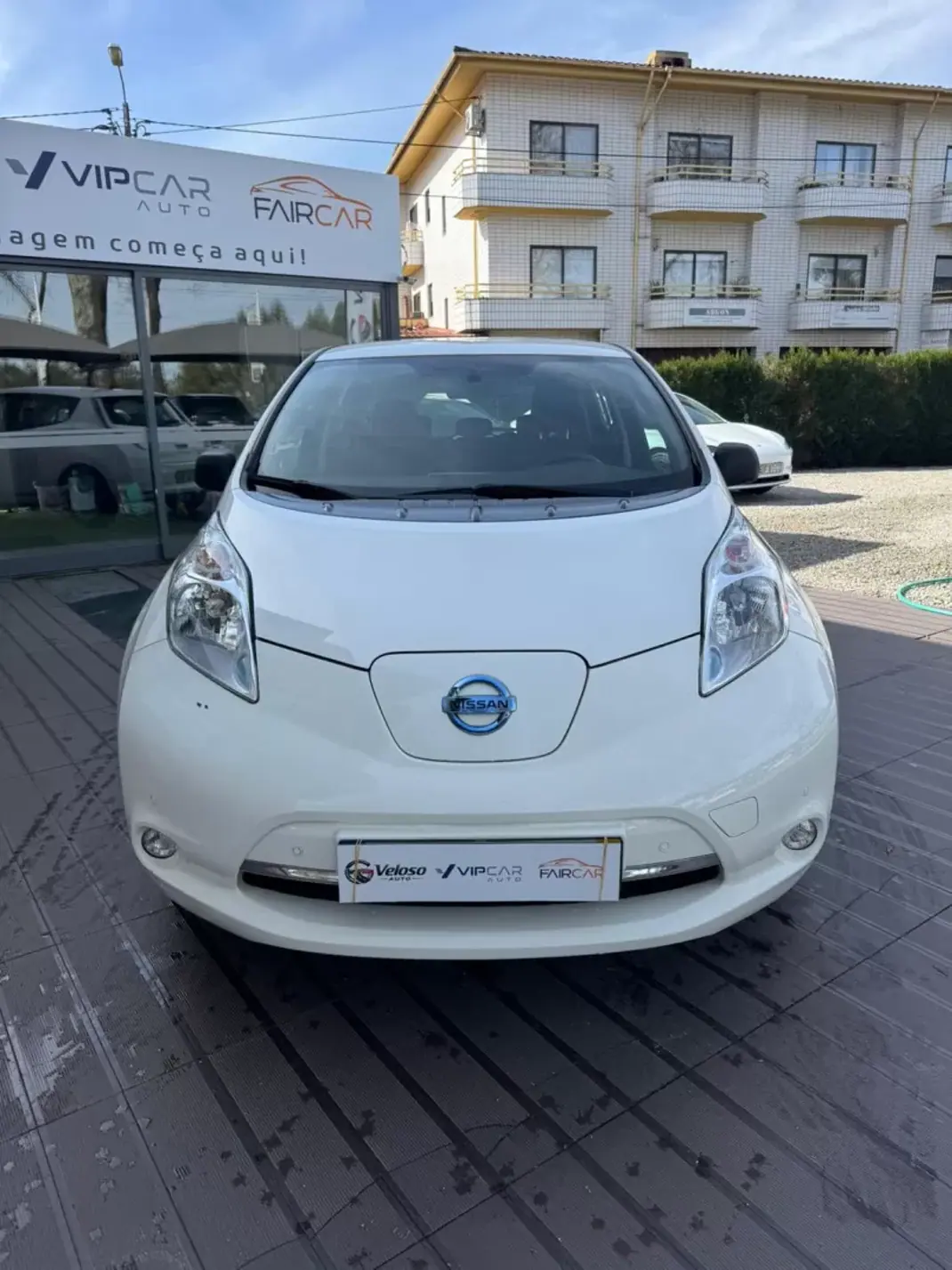 Nissan Leaf 2017 - 7900 EUR, 117534 km - AUTO.MOTO.pt - 117534km - foto 2 de 15