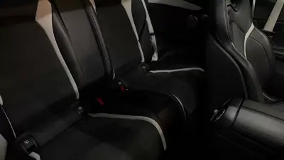 Mercedes-Benz C 63 AMG 2016 - 77990 EUR, 60883 km - AUTO.MOTO.pt - 60883km - foto 36 de 37