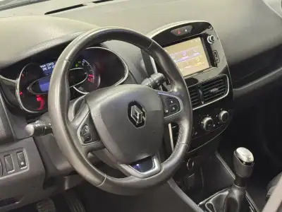 Renault Clio 2017 - 11890 EUR, 109000 km - AUTO.MOTO.pt - 109000km - foto 13 de 17