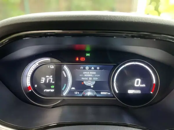 Kia e-Niro 2021 - 33500 EUR, 69000 km - AUTO.MOTO.pt - 69000km - foto 44 de 51
