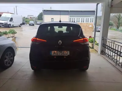 Renault Scénic 2017 - 9980 EUR, 262136 km - AUTO.MOTO.pt - 262136km - foto 38 de 39