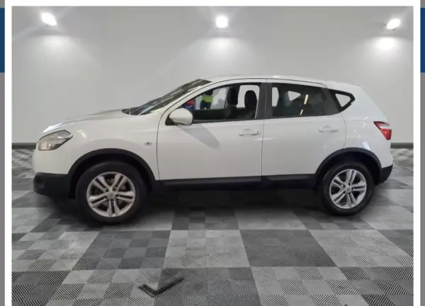 Nissan Qashqai +2 2012 — photo 2 of 13