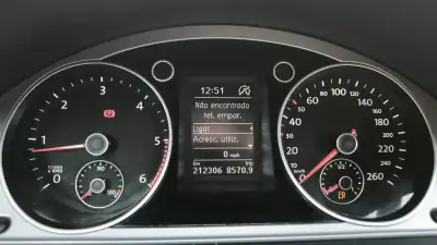 Volkswagen Passat 2013 - 10950 EUR, 215000 km - AUTO.MOTO.pt - 215000km - foto 10 de 10