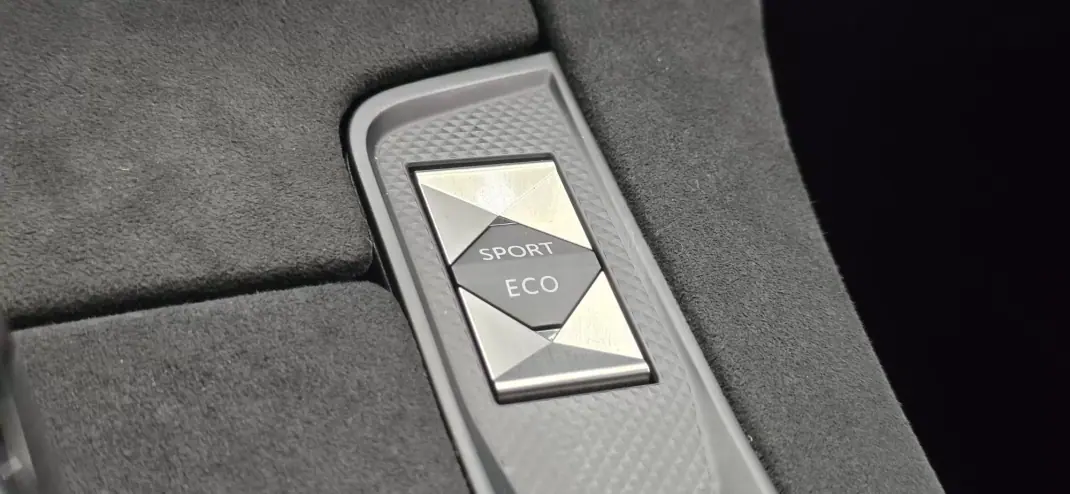 DS DS7 Crossback 2019 - 20990 EUR, 170000 km - AUTO.MOTO.pt - 170000km - foto 48 de 59