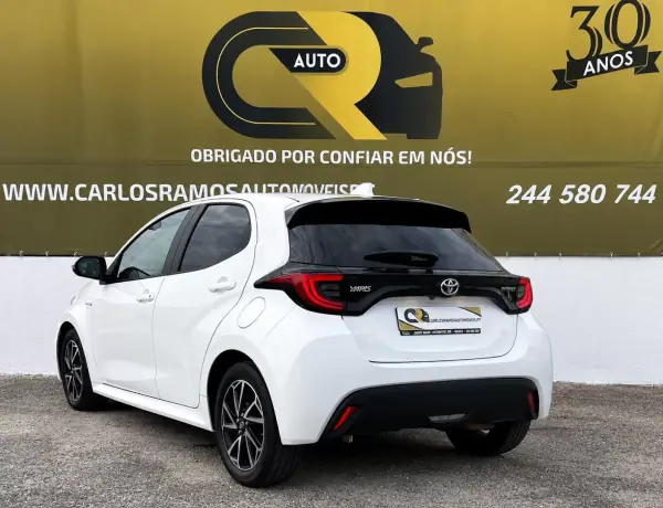 Toyota Yaris 2021 — foto 3 de 12