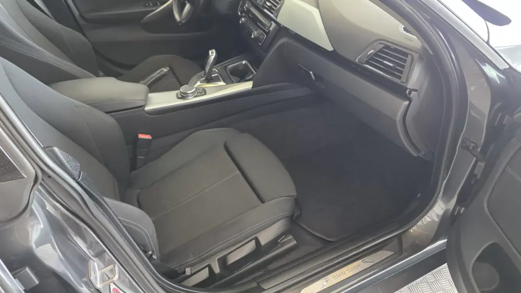 BMW 418 Gran Coupé 2015 - 16900 EUR, 272963 km - AUTO.MOTO.pt - 272963km - foto 49 de 64