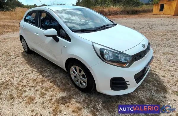 Kia Rio 2016 - 9450 EUR, 58085 km - AUTO.MOTO.pt - 58085km - foto 6 de 27