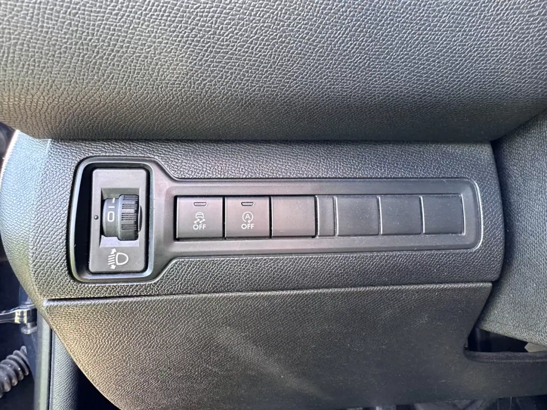 Peugeot 308 2018 - 12500 EUR, 280000 km - AUTO.MOTO.pt - 280000km - foto 24 de 41