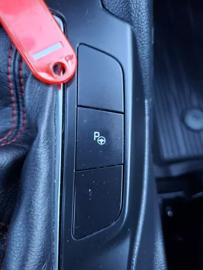 Ford Focus 2022 - 16500 EUR, 97500 km - AUTO.MOTO.pt - 97500km - foto 25 de 37