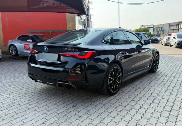 BMW i4 2022 - 46350 EUR, 79000 km - AUTO.MOTO.pt - 79000km - foto 4 de 21