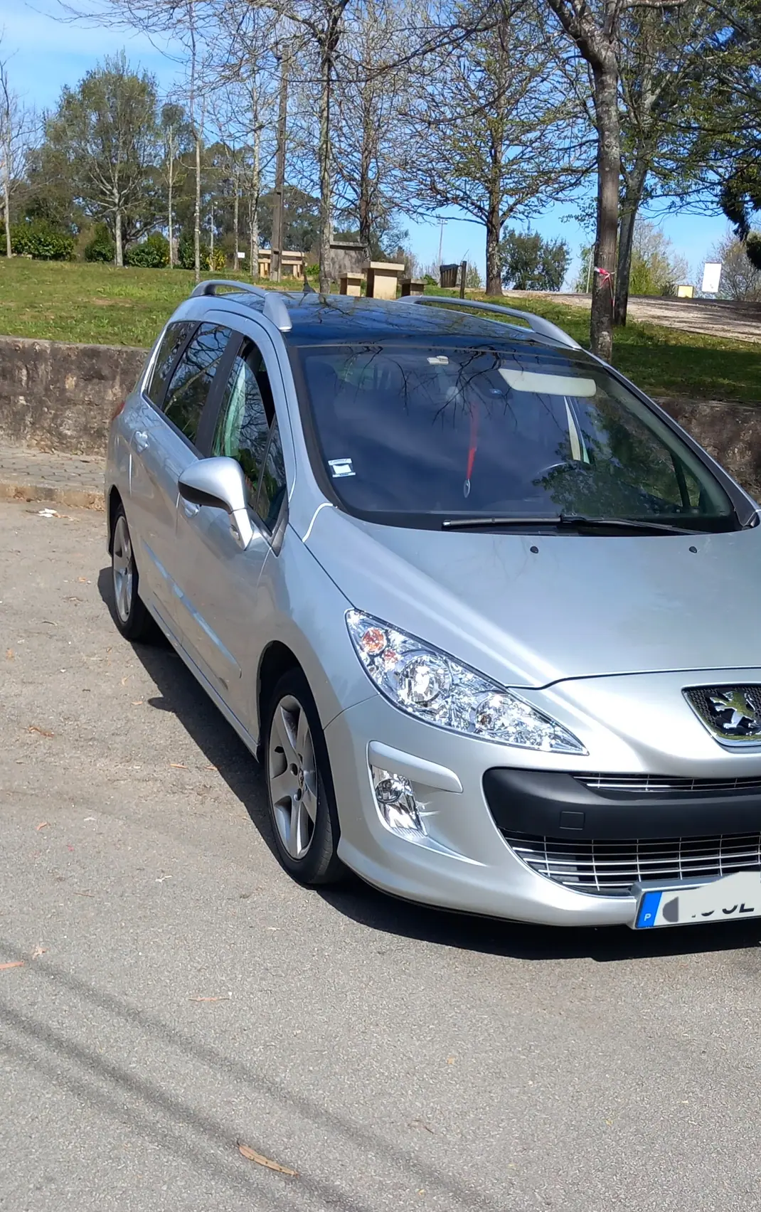 Peugeot 308 SW 2010 - 5490 EUR, 220000 km - AUTO.MOTO.pt - 220000km - foto 6 de 9