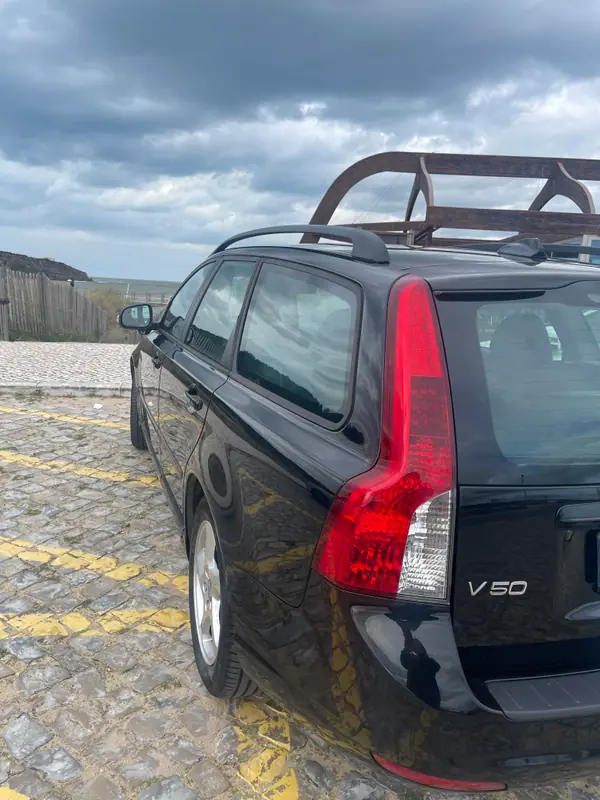 Volvo V50 2010 - 4000 EUR, 450 km - AUTO.MOTO.pt - 450km - foto 8 de 9