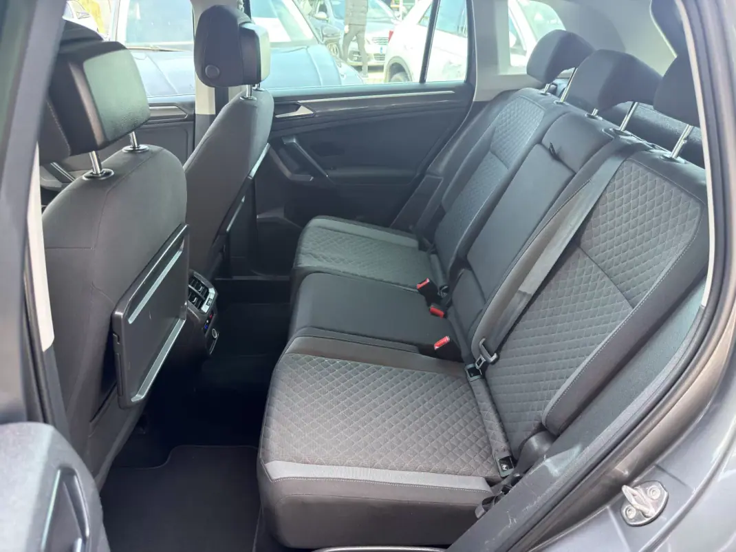 Volkswagen Tiguan 2017 - 19990 EUR, 165504 km - AUTO.MOTO.pt - 165504km - foto 17 de 21