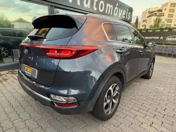 Kia Sportage 2021 - 19900 EUR, 73180 km - AUTO.MOTO.pt - 73180km - foto 9 de 12