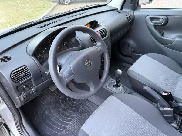 Opel COMBO 2011 - 8965 EUR, 85000 km - AUTO.MOTO.pt - 85000km - foto 12 de 33