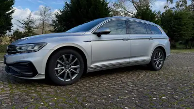 Volkswagen Passat Variant 2021 - 20900 EUR, 148000 km - AUTO.MOTO.pt - 148000km - foto 3 de 20