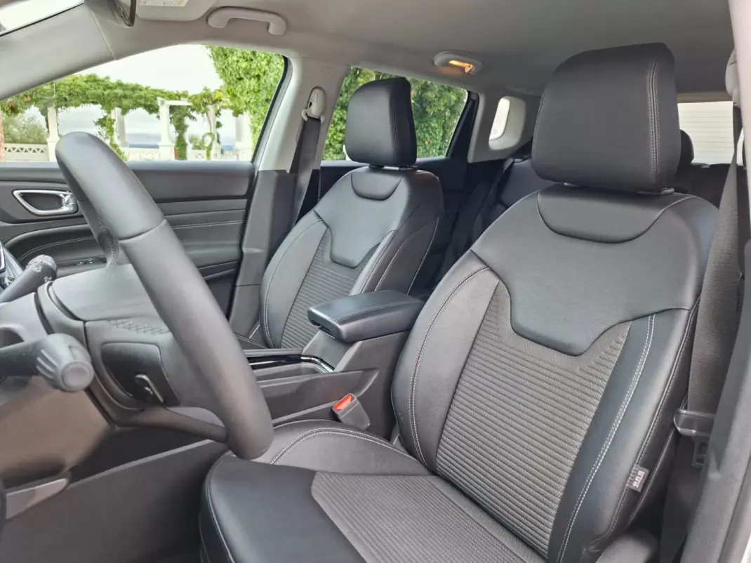 Jeep Compass 2022 - 23900 EUR, 94325 km - 94325km - foto 19 de 28