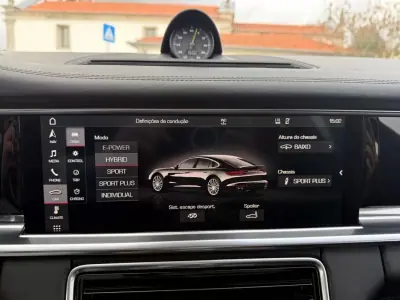 Porsche Panamera 2017 - 58990 EUR, 114000 km - AUTO.MOTO.pt - 114000km - foto 15 de 39