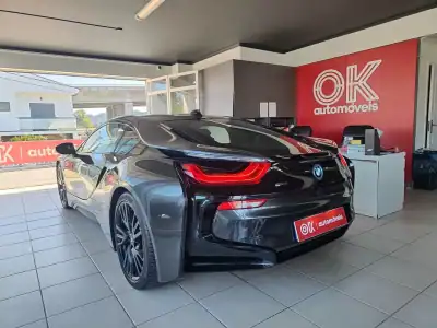 BMW i8 2017 - 65500 EUR, 96600 km - AUTO.MOTO.pt - 96600km - foto 7 de 38