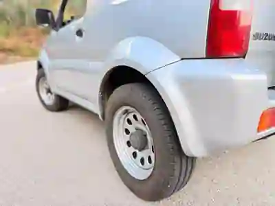Suzuki Jimny 2009 — foto 6 de 14
