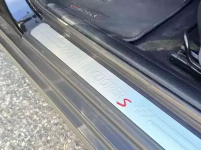 MINI Cooper 2015 - 18900 EUR, 132000 km - AUTO.MOTO.pt - 132000km - foto 27 de 29