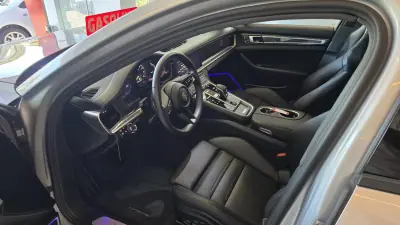 Porsche Panamera 2023 - 97500 EUR, 25369 km - AUTO.MOTO.pt - 25369km - foto 6 de 53