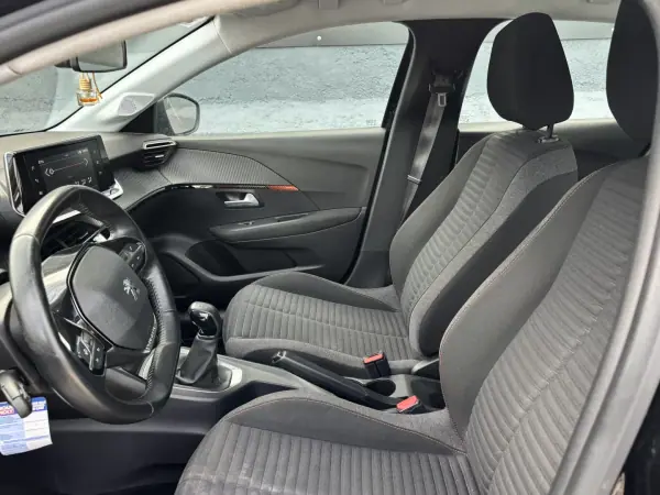 Peugeot 208 2021 - 12250 EUR, 98601 km - AUTO.MOTO.pt - 98601km - foto 20 de 23