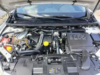 Renault Mégane Coupe 2010 - 7950 EUR, 115752 km - AUTO.MOTO.pt - 115752km - foto 24 de 25