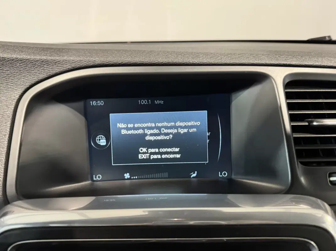 Volvo V60 2016 - 13900 EUR, 265393 km - 265393km - foto 29 de 44